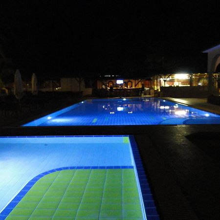 Amari Hotel Metamorfosi  Buitenkant foto