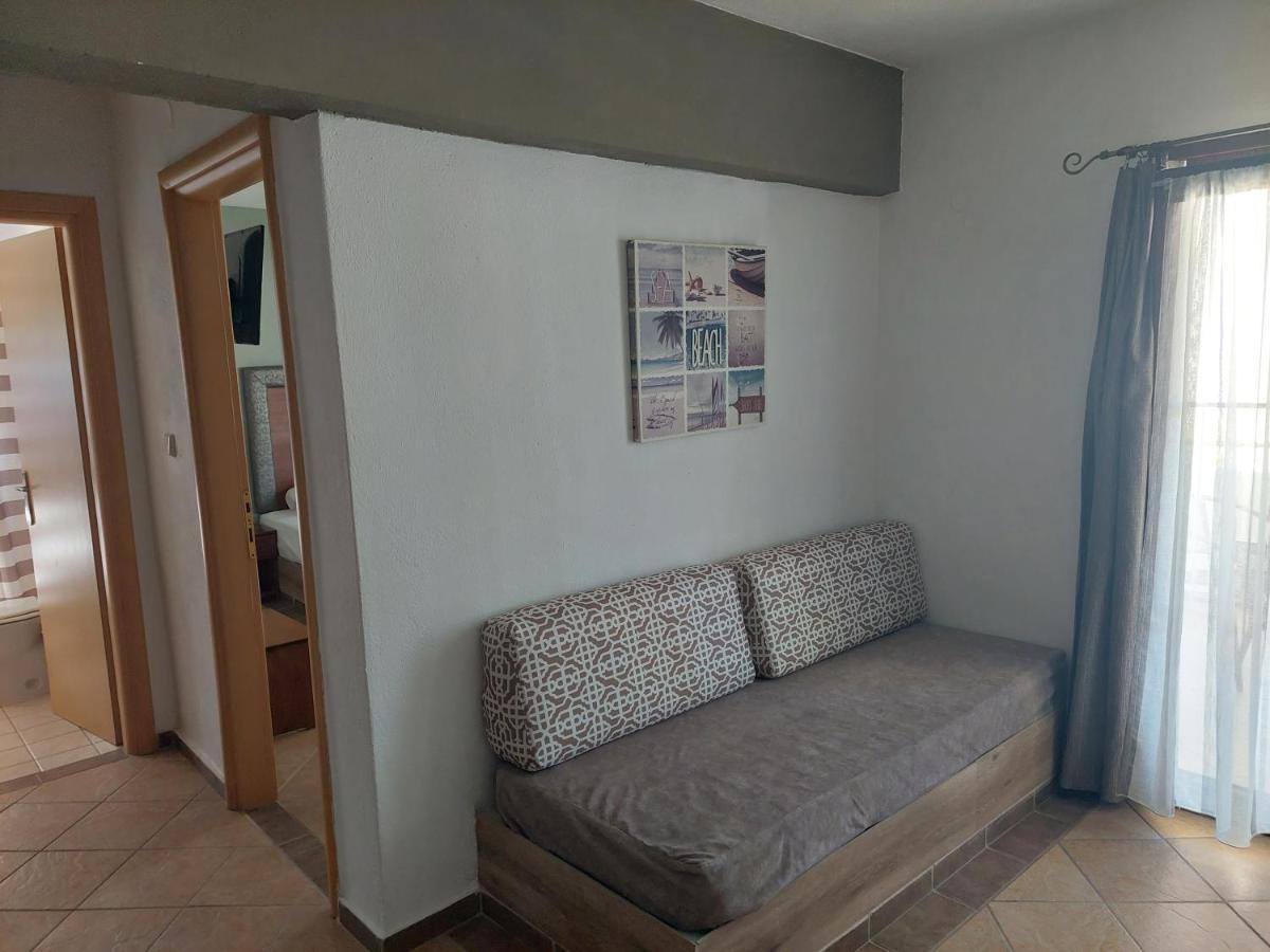 Amari Hotel Metamorfosi  Buitenkant foto