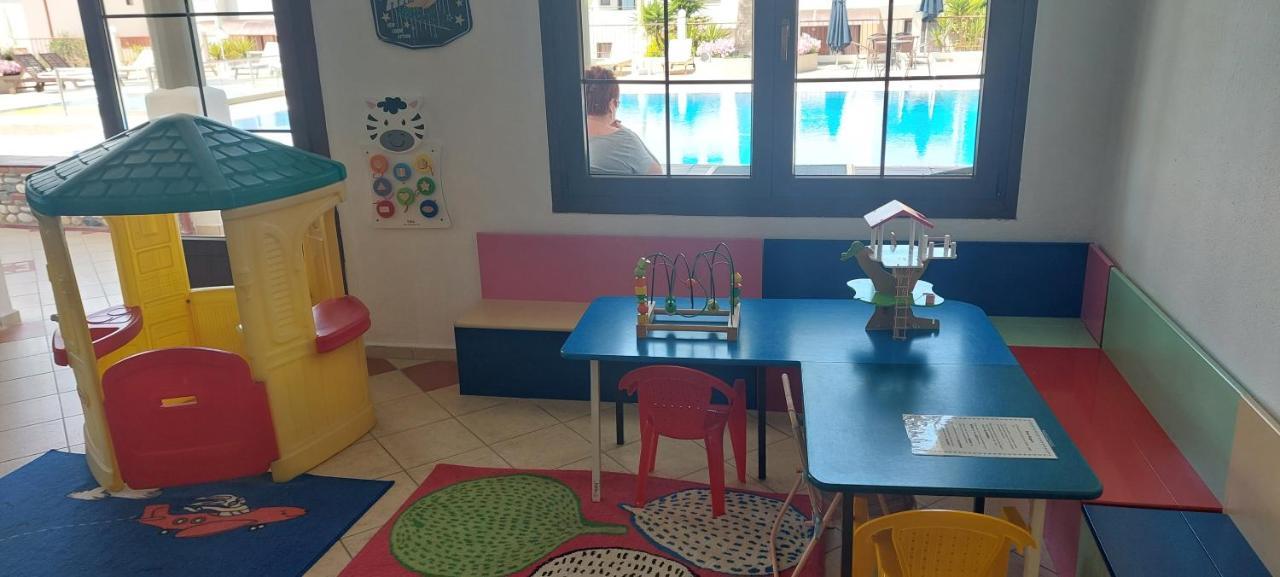 Amari Hotel Metamorfosi  Buitenkant foto