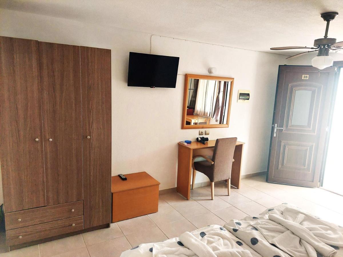Amari Hotel Metamorfosi  Buitenkant foto