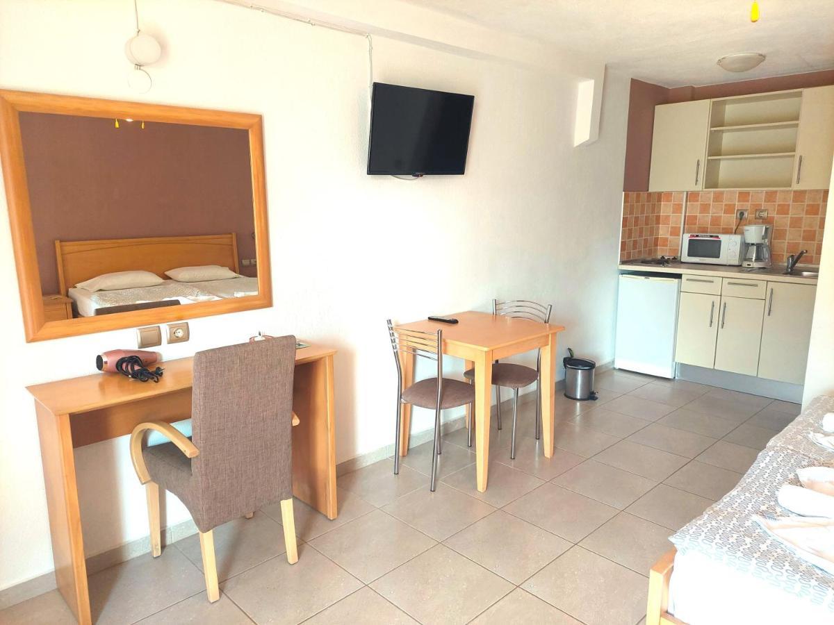 Amari Hotel Metamorfosi  Buitenkant foto